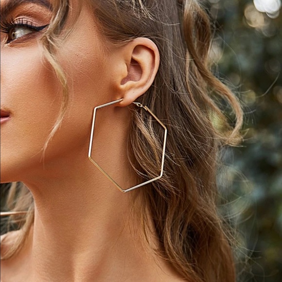 ¥18k Gold Geometric Big Hoop Earrings - Picture 3 of 4